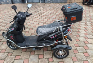 Трёхколесный электроскутер Cruzzer Journey 1200W 72V
