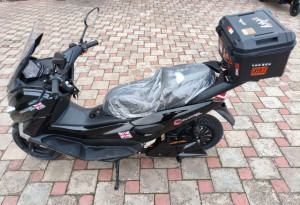 Электроскутер CRUZZER NITRO 2000W 72V 32Ah